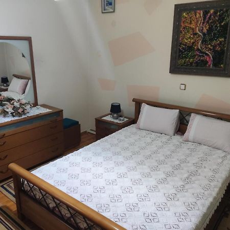 Το Σπιτικό Της Μαρίας Apartment Maniakoi  Exterior photo
