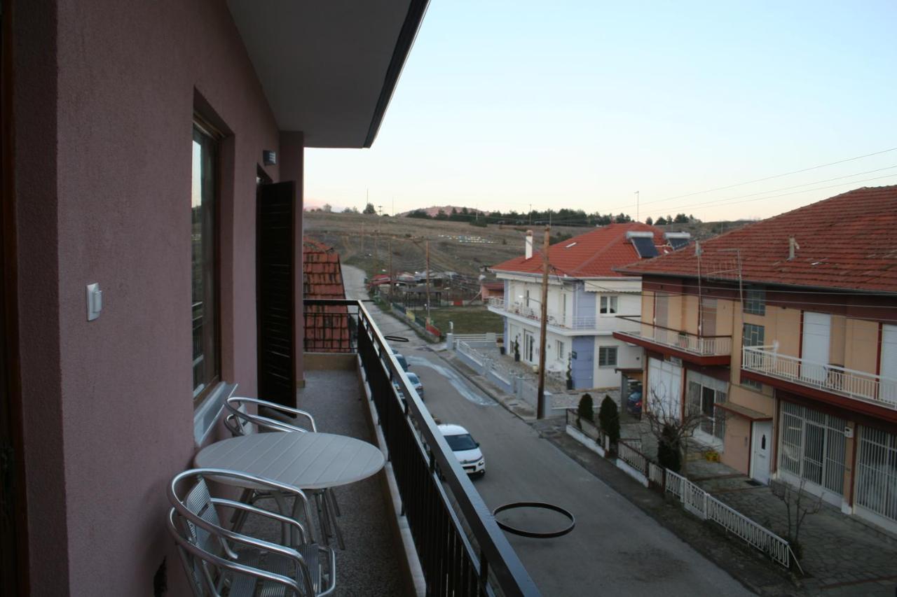 Το Σπιτικό Της Μαρίας Apartment Maniakoi  Exterior photo
