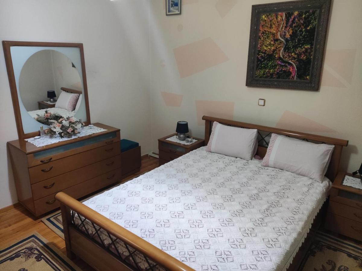 Το Σπιτικό Της Μαρίας Apartment Maniakoi  Exterior photo